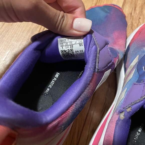 Adidas youth size 1 unicorn colored sneakers - Picture 3 of 8